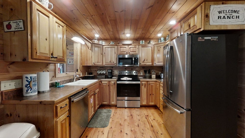 The Ranch Cabin on 6 Secluded Acres in the Great Smoky Mountains by RedAwning