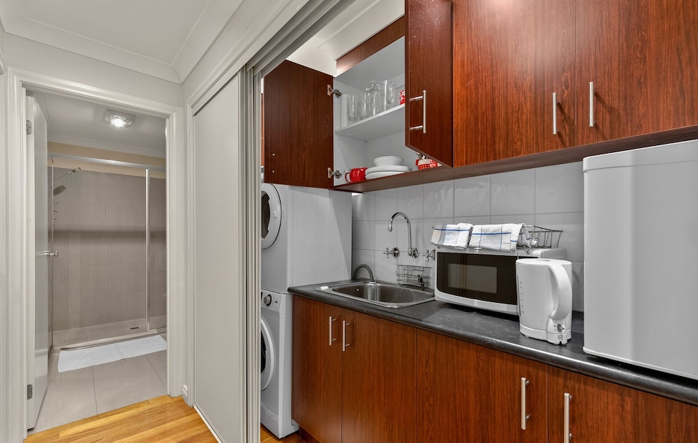 StayCentral - Tranquil Townhouse