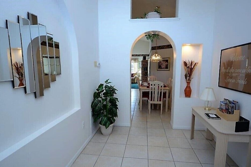 663 4-bedroom Pool Home, Eagle Pointe Kissimmee - Image 2