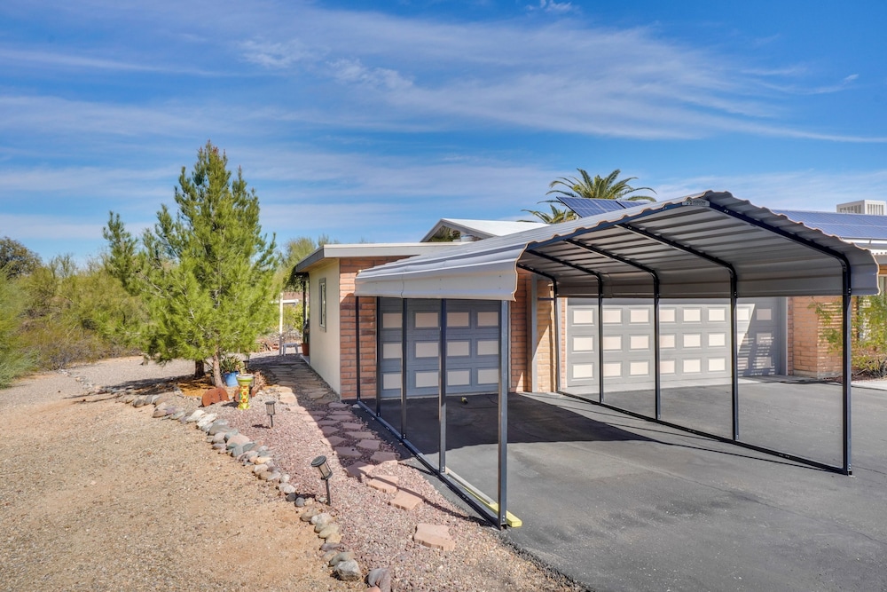 Walkable Studio w/ Patio in Tucson!