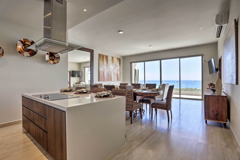 Luxe Cabo Condo w/ Ocean Views + Amenities!