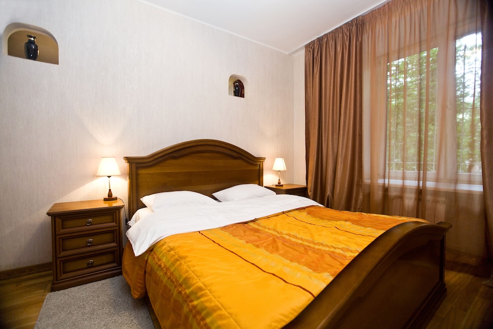 Kvart Boutique Smolenskaya