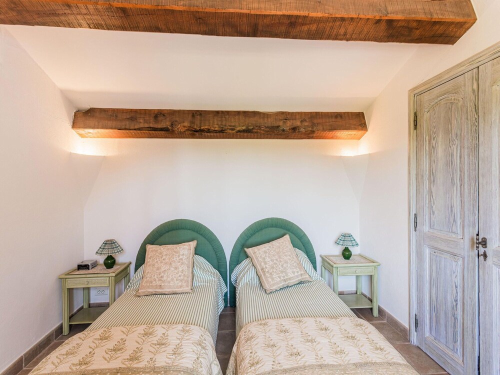 Chateau in Lorgues With Pool & Vineyard Views