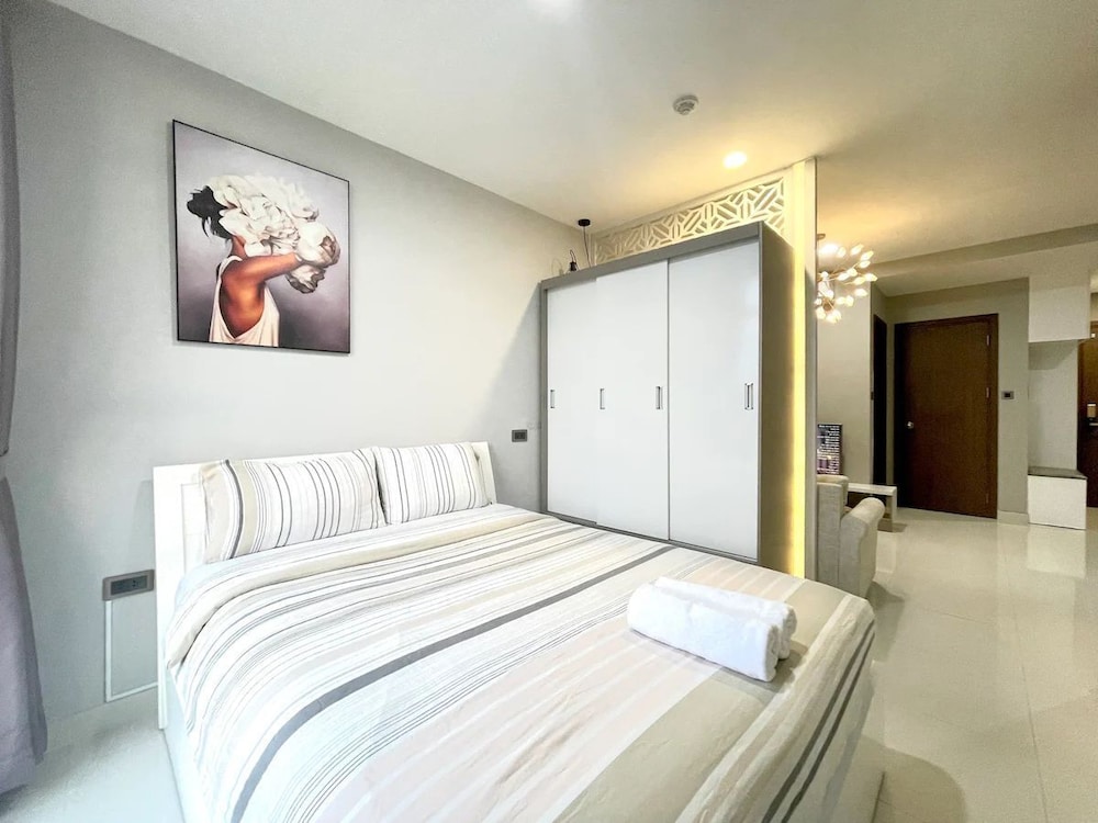 Saigon Royal View Residence & River