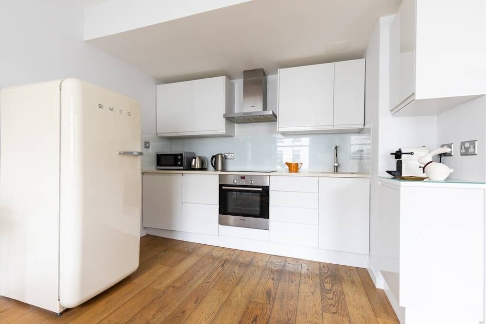 St Stephen's Gardens Viii by Onefinestay