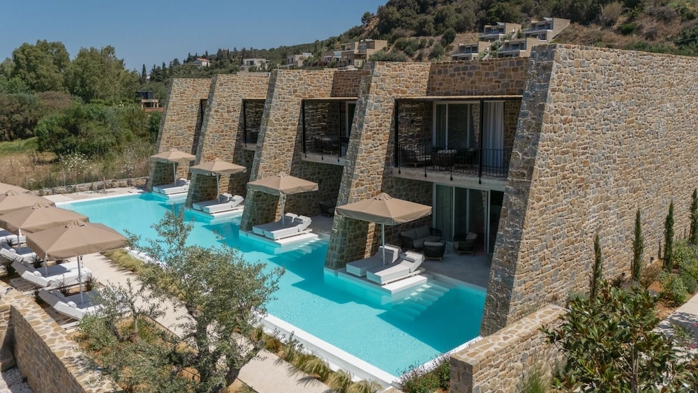 Gialova Hills 8