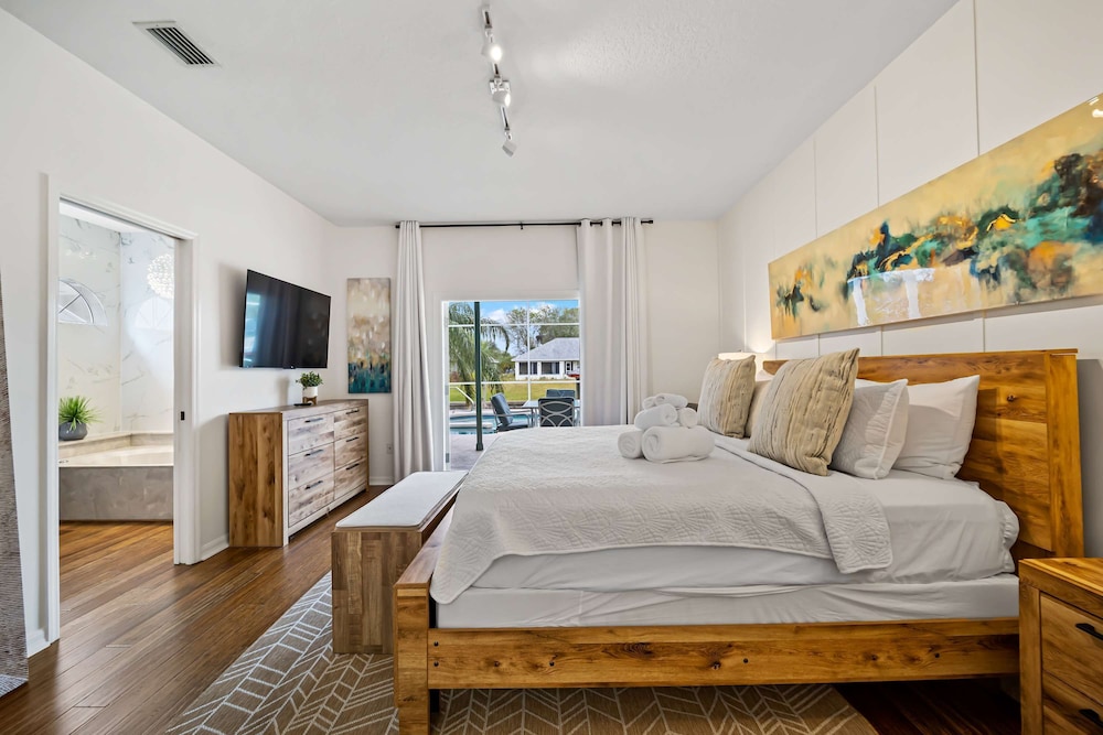 Bring Your Boat Heated Pool spa Dock Beach