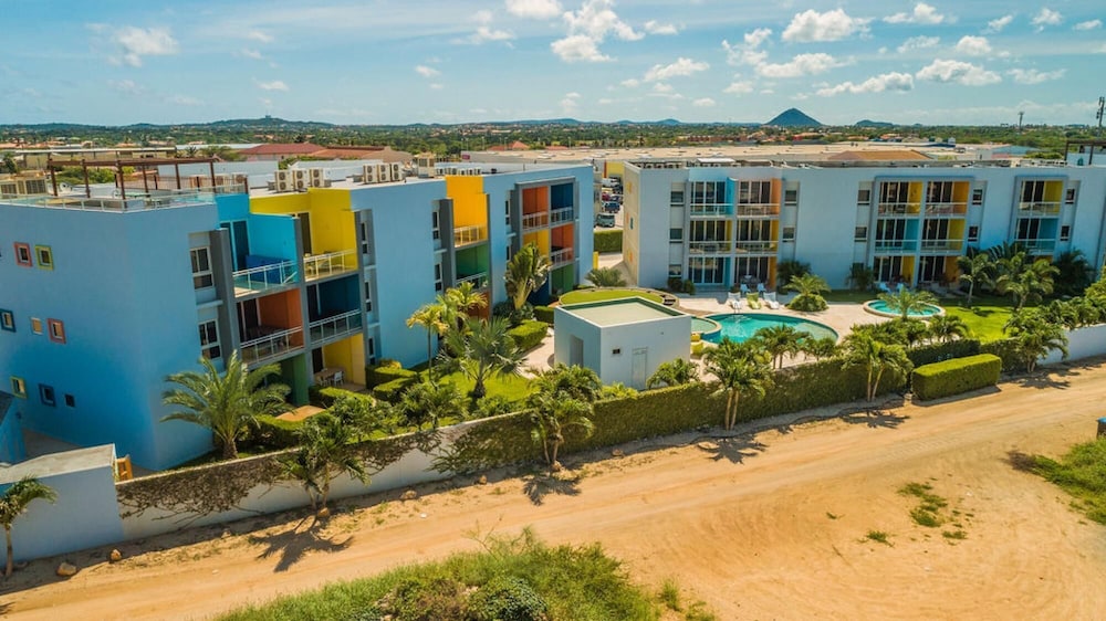 Beautiful Condo w 2BR 2BA Groundfloor Pool Access