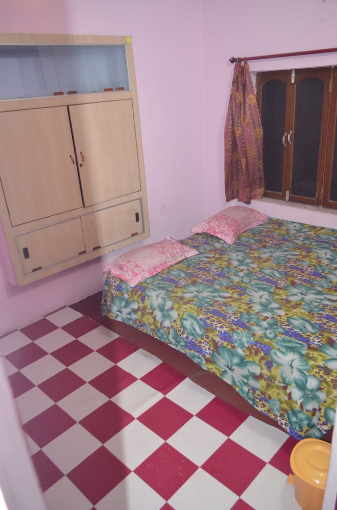 Somit Paying Guest House