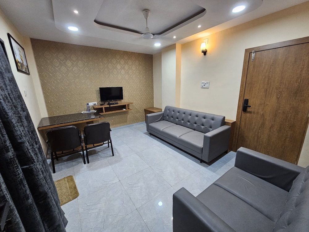 StayGuru Hotel Paradise Inn