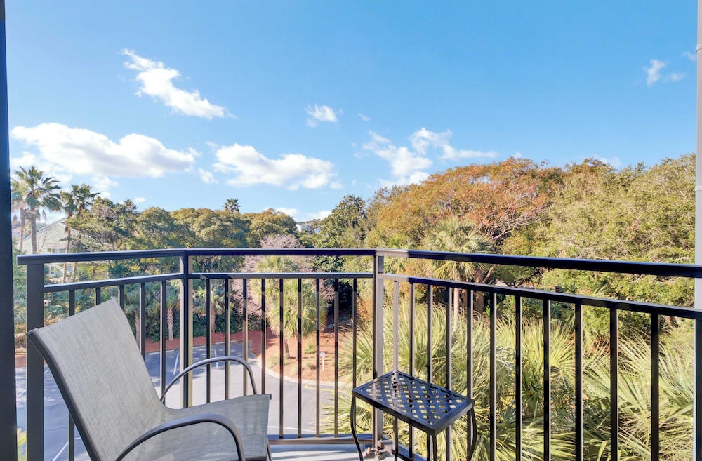 Oceanfront w/ Pool + Beach Access & Balcony View 312 B Shipwatch by Avantstay