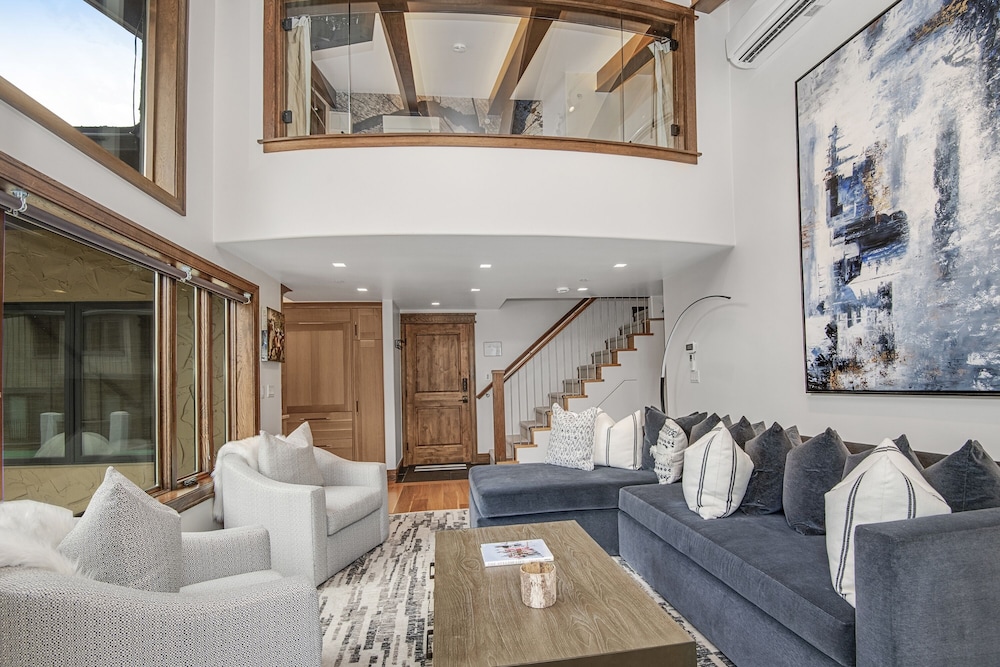 Wall St. #308 3 Bedroom Condo by RedAwning