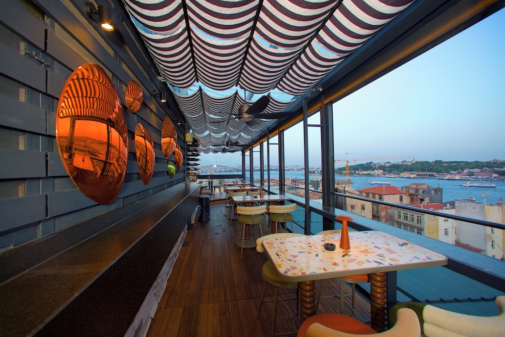Momento Golden Horn Otel - Image 37