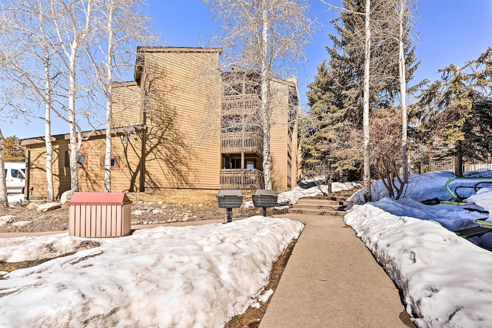 Hotel Upscale Condo w/ Balcony < 1/2 Mi to Ski Resort - Image 1