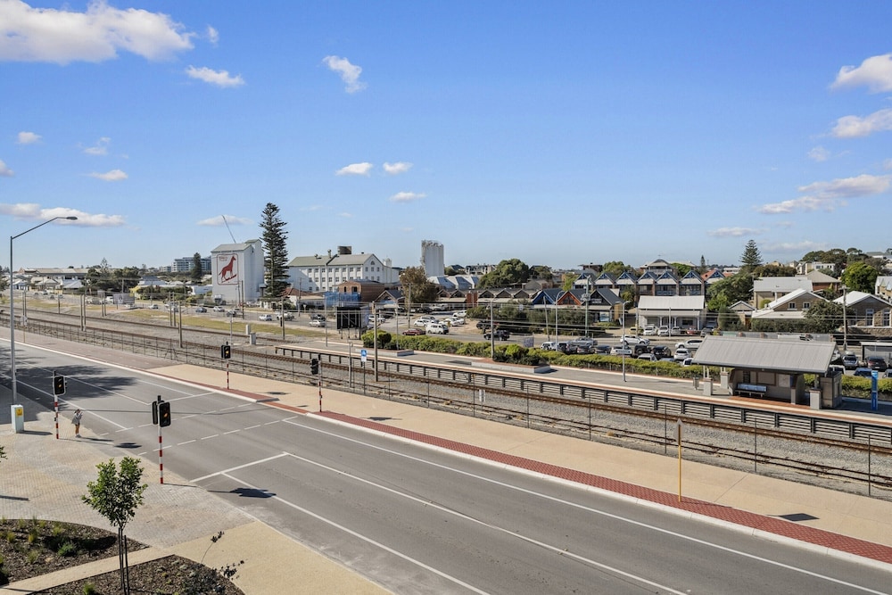 Charming 1-bed With Rooftop Access & Parking