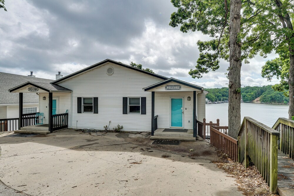 Boat Dock & Slip Access: Lake of the Ozarks Gem