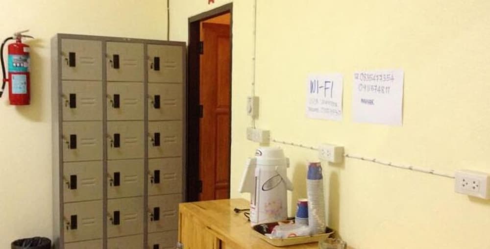Seventeen Hostel