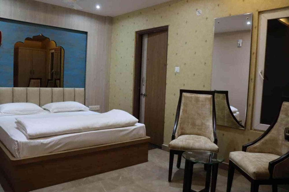Hotel Yellowroots