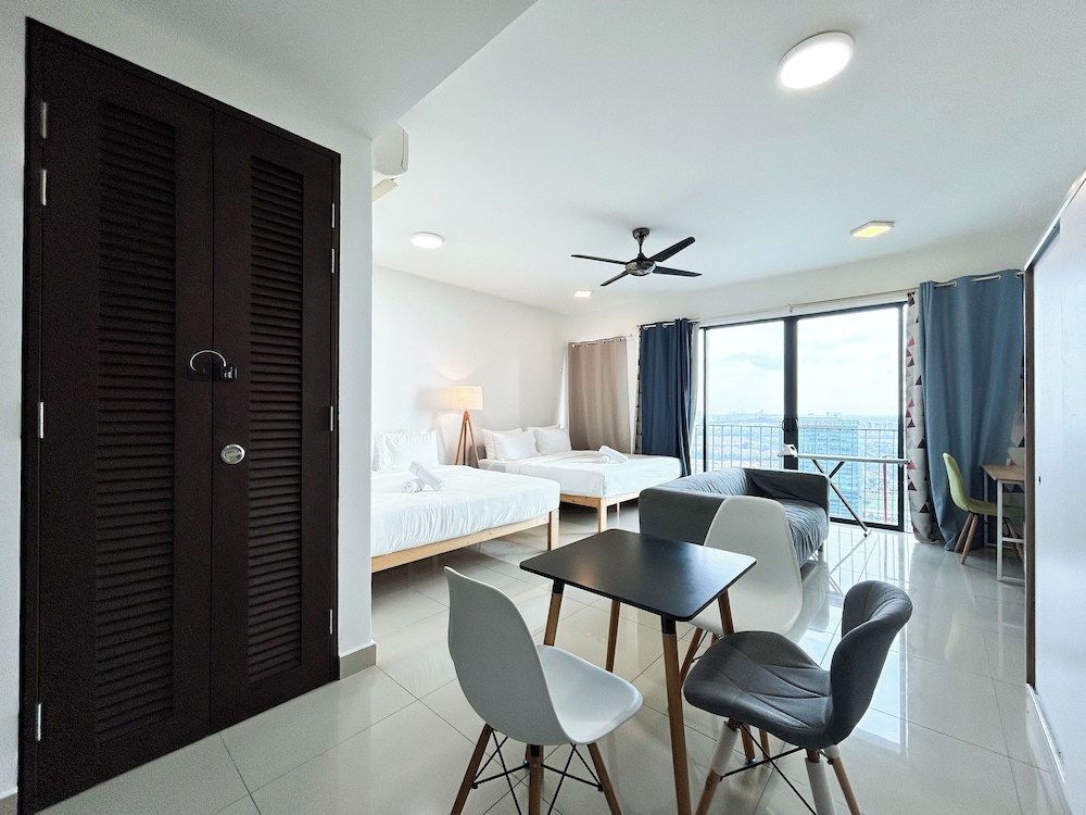 Trefoil by Manhattan Group