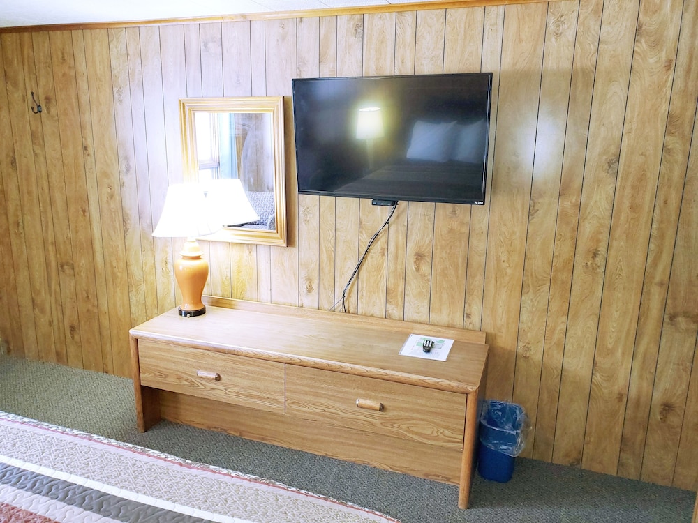 White Mountain Motel And Cottages