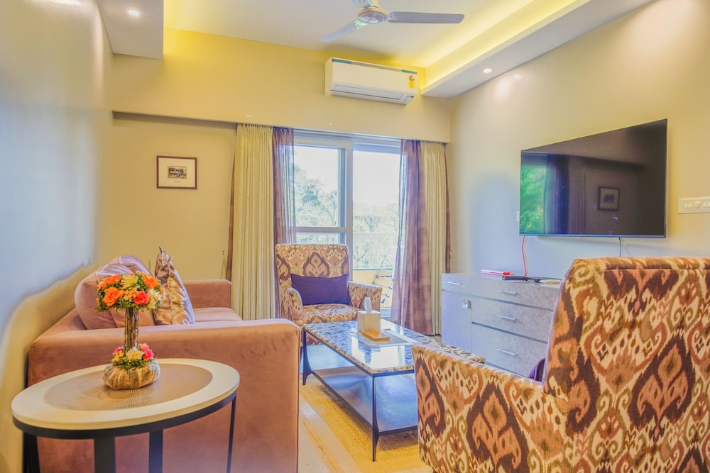 Alaya Stays Veera Marina 3 BHK Apartment