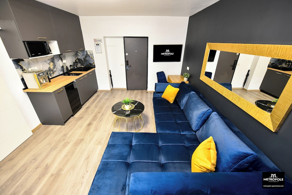 Metropole Apartments Central City