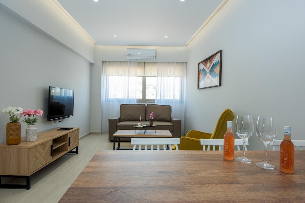 Mylos Luxury Apartment 4 photo 4