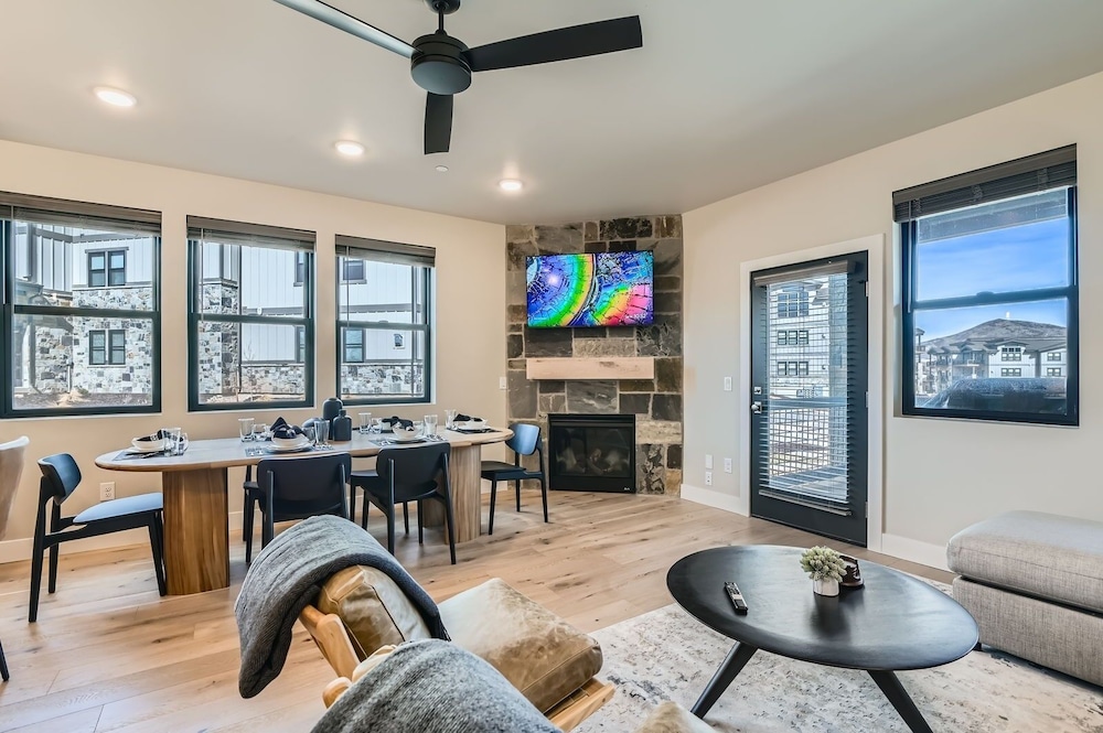 Flying Moose At Helling Circle 101 3 Bedroom Condo