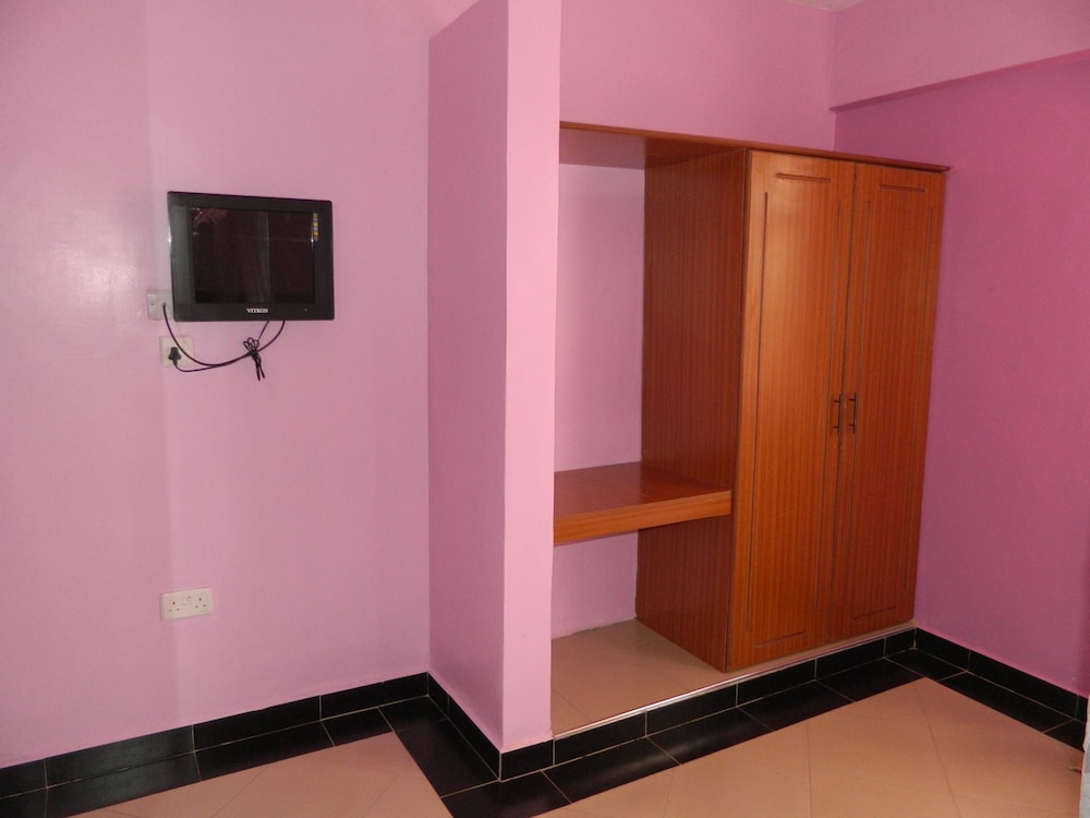 Chrysalis Guest House & Restaurant Embu view 4