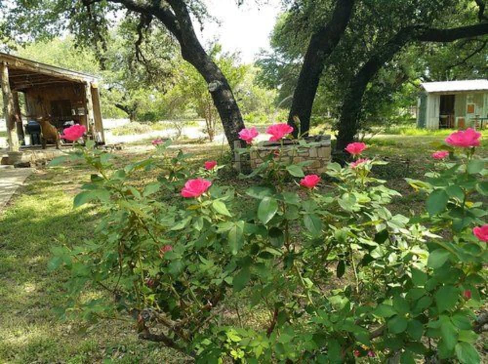 The Crossroads Inn - Property Image 10