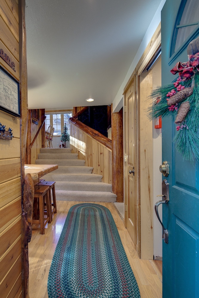 Diamond Peak 2 3 Bedroom Home
