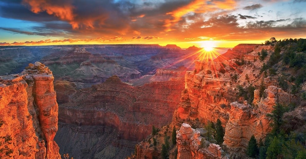 Spacious 4BR Home Near Grand Canyon Sleeps 10