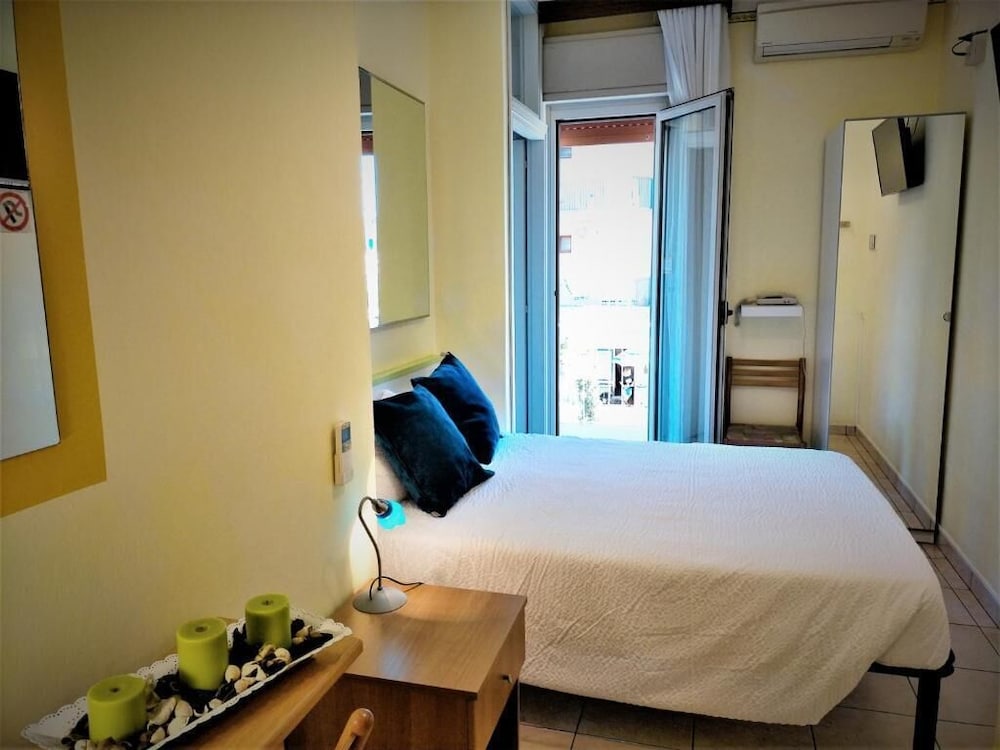 Le Petit Hotel