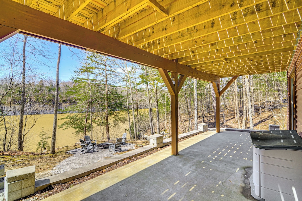 Cumberland Lake Retreat: Furnished Deck & Grill!