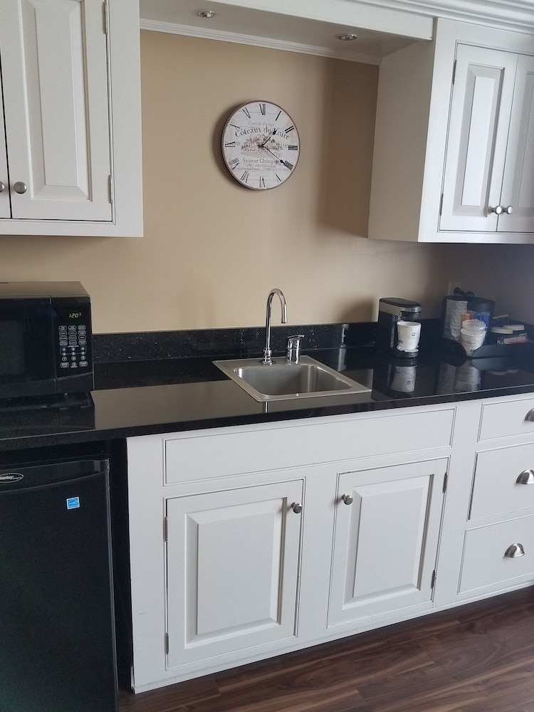 Best Western Plus Dutch Haus Inn and Suites