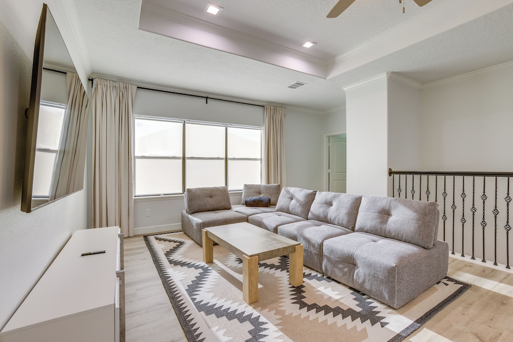 Pet-friendly Duplex Unit in Southwest Houston