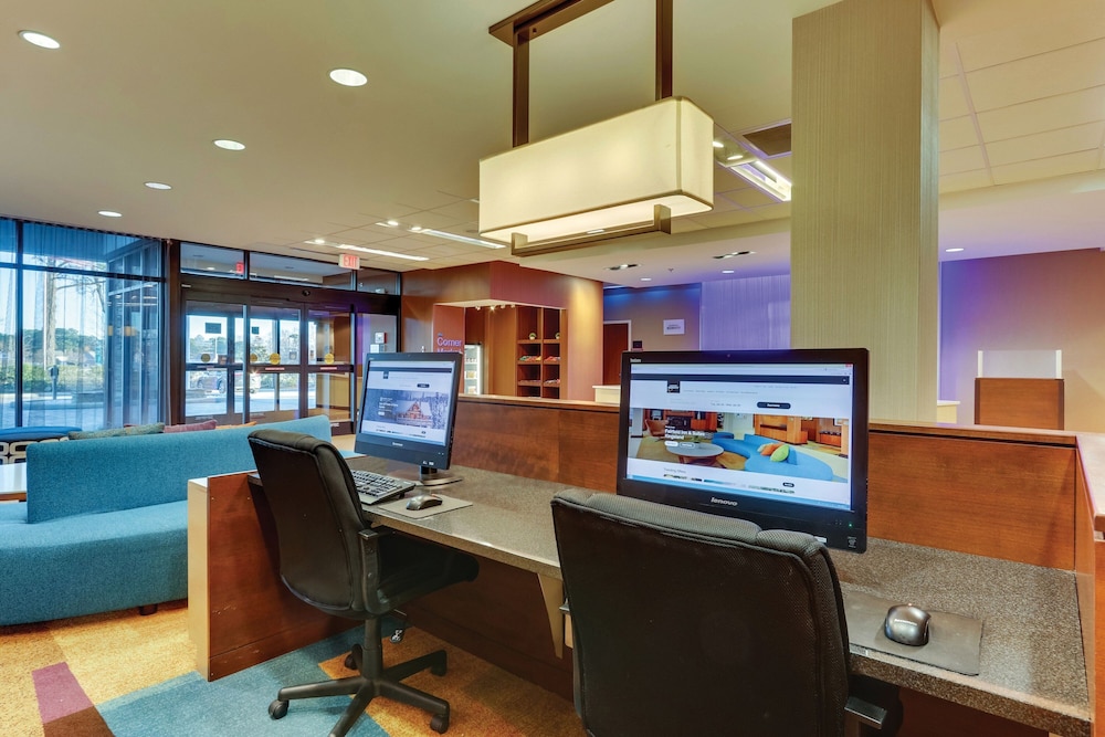 Dunn Vacations - Fairfield Inn Suites Dunn I-95 - Property Image 15