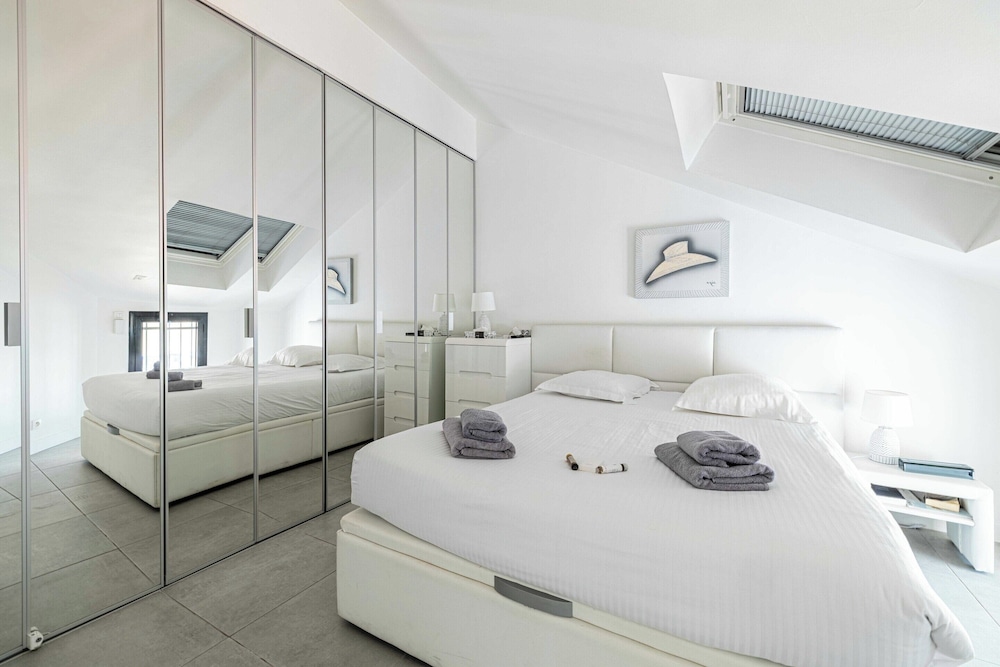 Luxury Penthouse 120ma2 in the Heart of Cannes