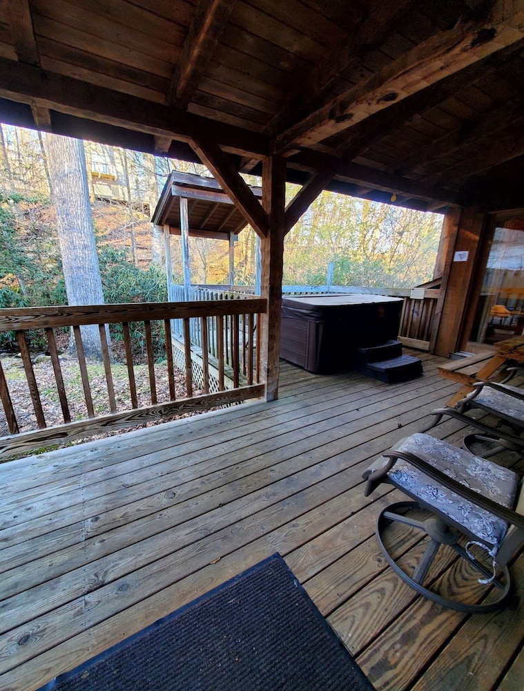 Private yet walking distance to downtown