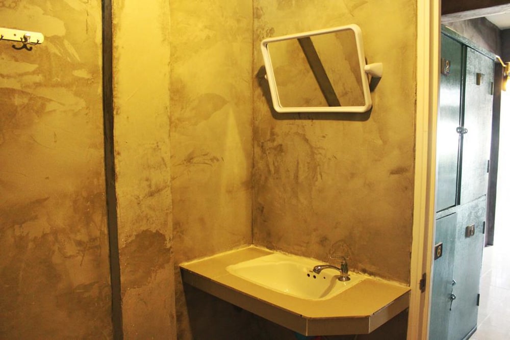 Phangan Guest House - Hostel