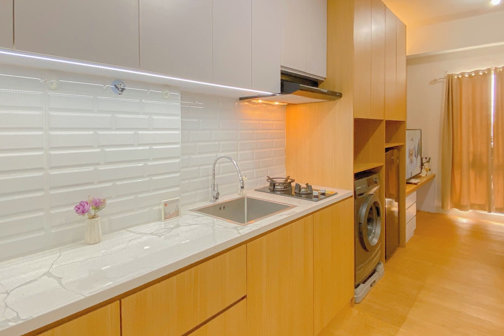 Good And Cozy 2Br Apartment Patraland Urbano