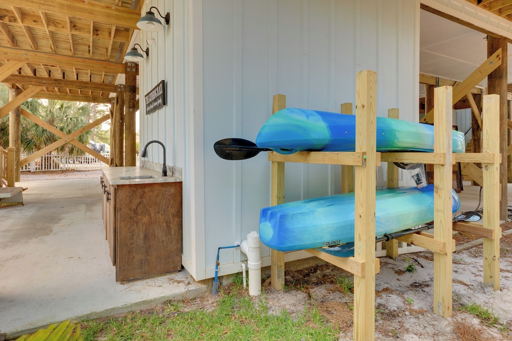 Luxe Family Condo w/ Gulf View in Dauphin Island!