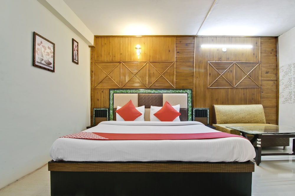 Capital O 11741 Hotel Nest
