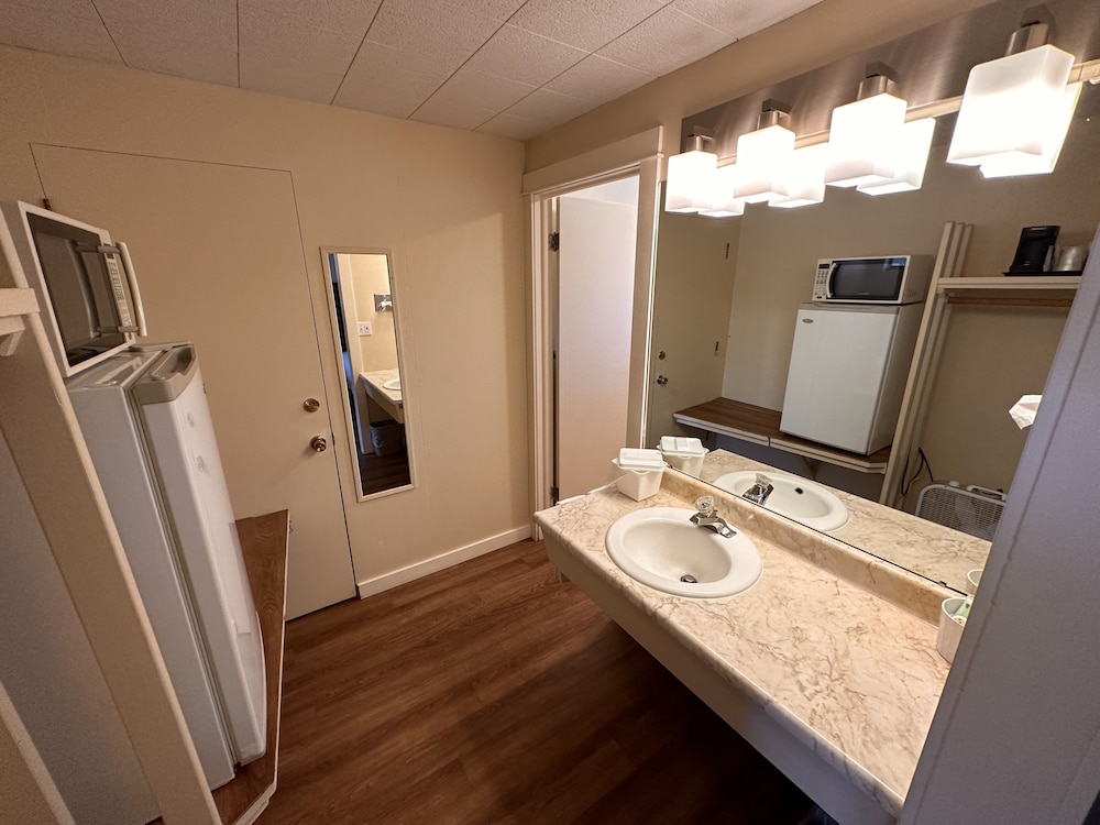 Astoria Crest Motel