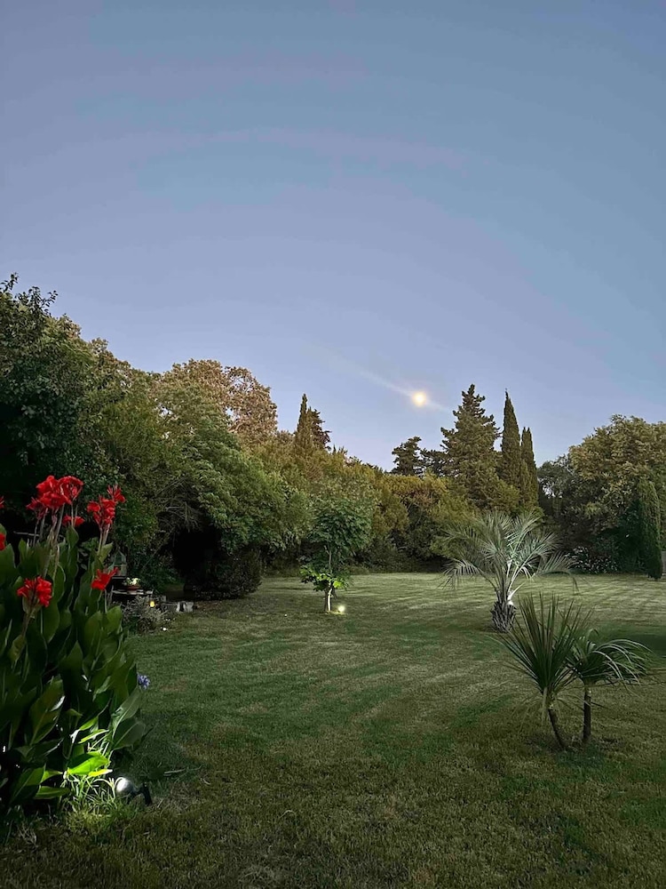 Large Air-conditioned Villa in Arles