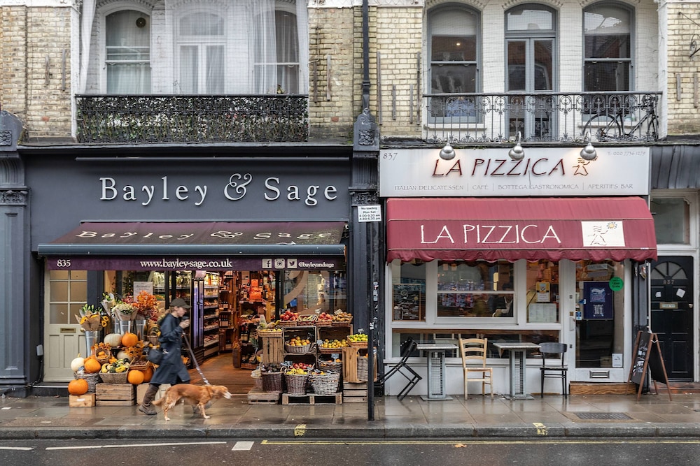 Chesilton Road by Onefinestay