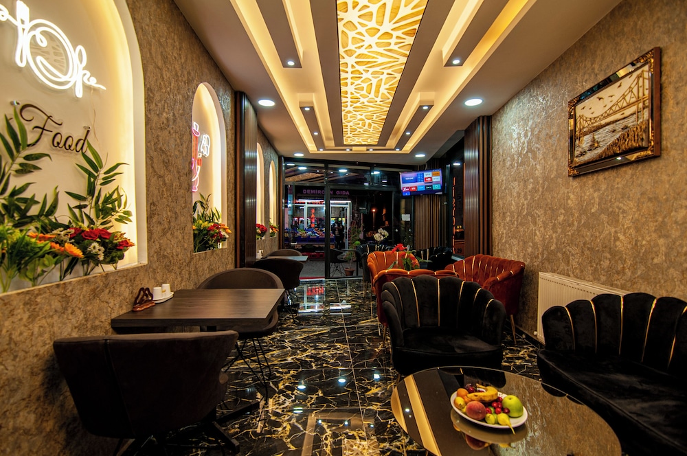 By Historial Hotel - Image 13