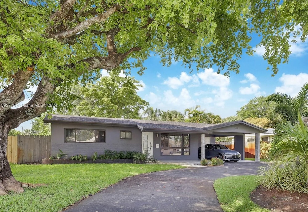 Stylish 4BR 2BA Home w Spacious Backyard in Vibrant Wilton Manors