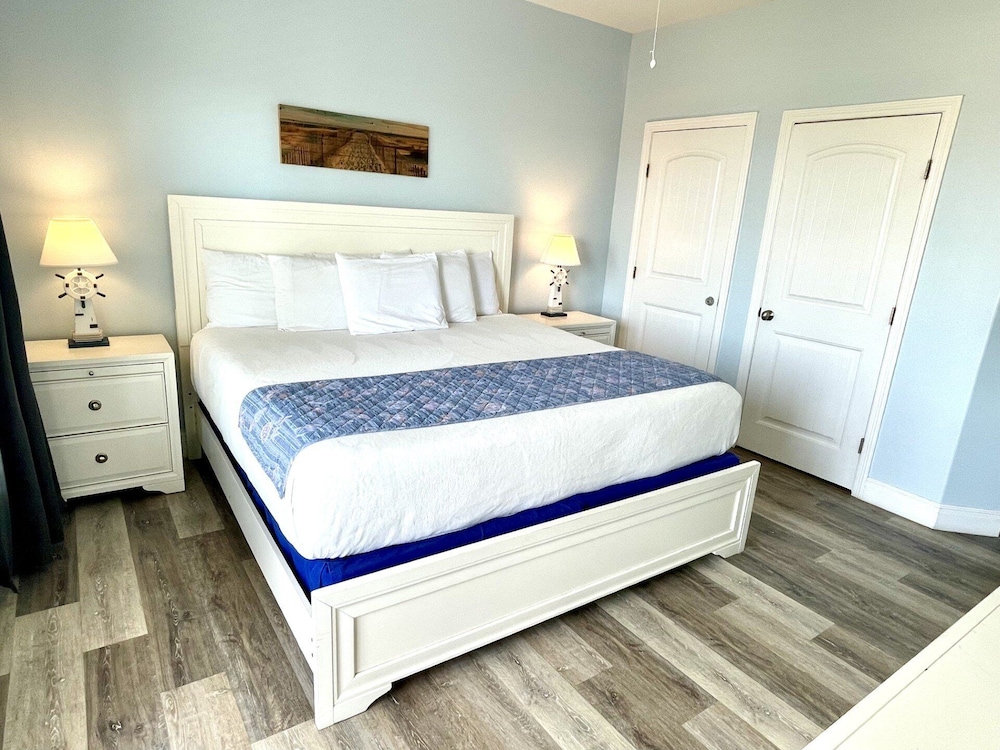 Beachgate Condo Suites And Hotel 331+332 4 Bedroom Condo