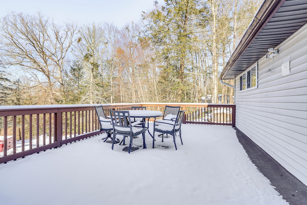 15 Mi to Ski Big Bear: Gem w/ Deck & Game Room